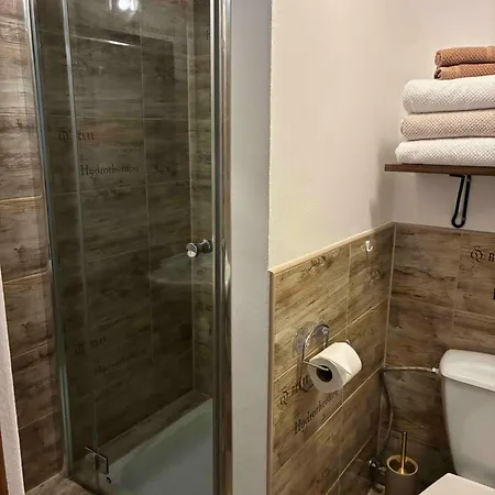 Vr Boutique Relax Se Saunou Apartment *